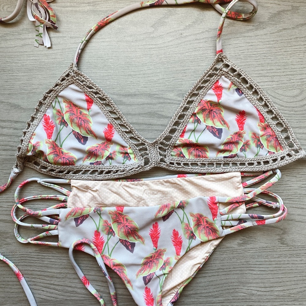 Andy Bikini Top and Maui Bottom in Vintage Hawai’i